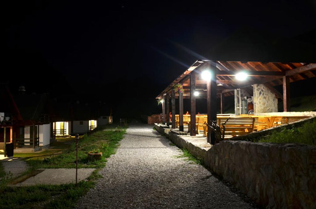 Villa Chalets Etno Selo Stavna à Krajista Extérieur photo