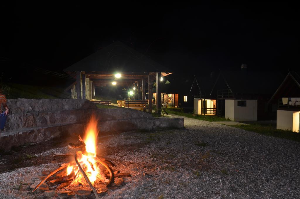 Villa Chalets Etno Selo Stavna à Krajista Extérieur photo